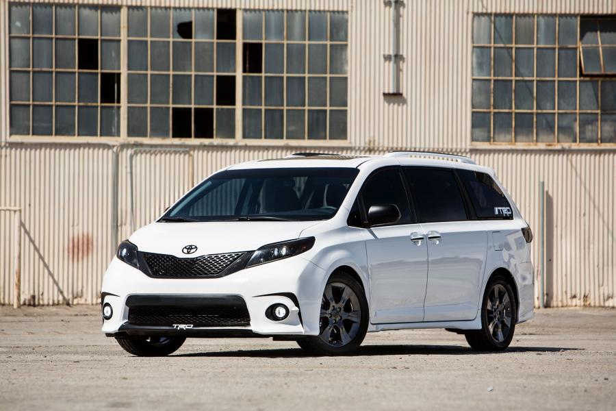 Toyota Sienna SE + Concept '2016